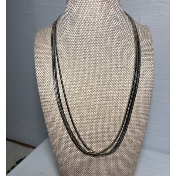 Triple Strand Necklace Silver Tone With Decorative Barrel Clasp 18" - Picture 1 of 5